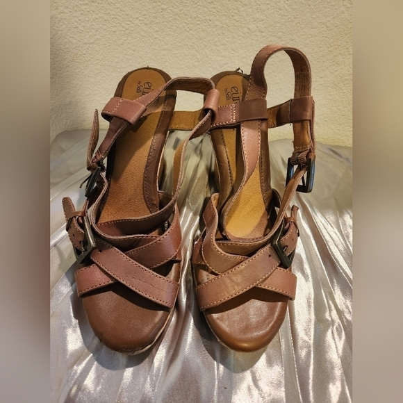 💰Eurosoft by Sofft Leather Heeled Sandals Sz 7.5 - Picture 1 of 9